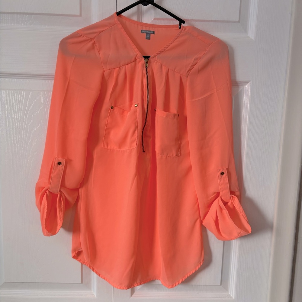 Women’s XS Charlotte Russe quarter sleeve blouse with zipper front accent